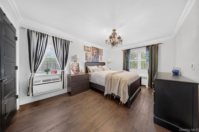 14460 Gravett Rd Apt 1D, Flushing, NY 11367