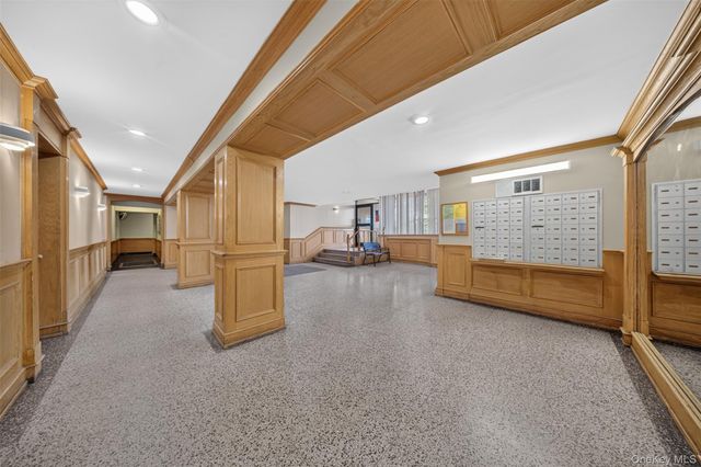14460 Gravett Rd Apt 1D, Flushing, NY 11367
