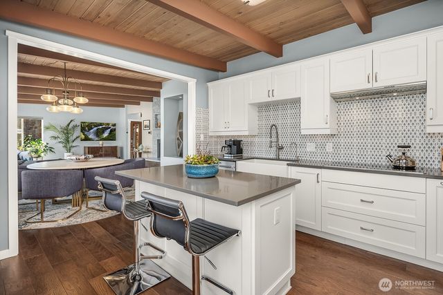 16623 Sylvester Road SW, Burien, WA 98166