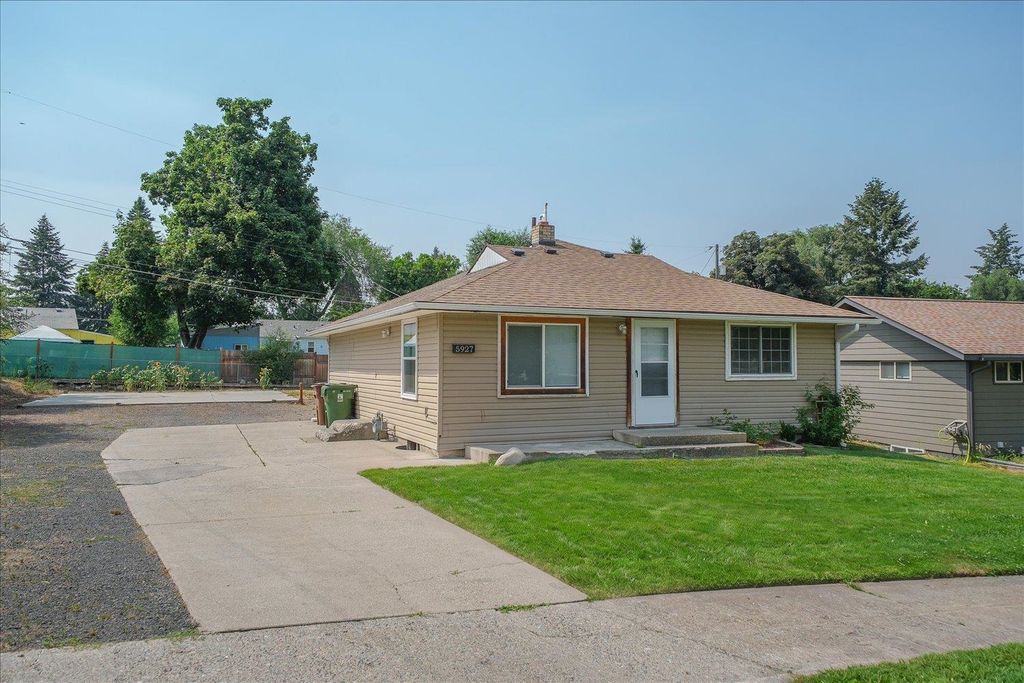 5927 N Cochran St, Spokane, WA 99205 photo 2