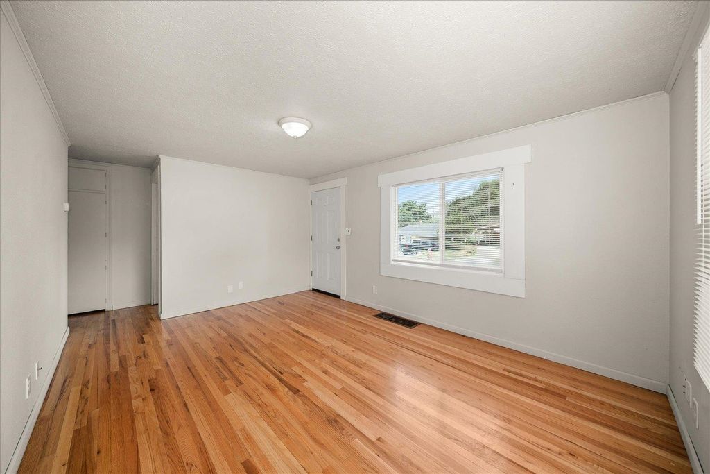 5927 N Cochran St, Spokane, WA 99205 photo 5