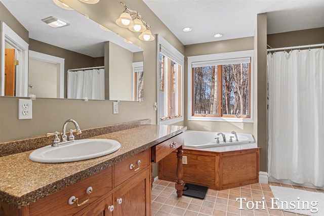 14011 NE Stacey Road, Greenville, MI 48838