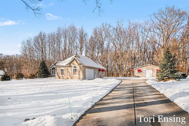 14011 NE Stacey Road, Greenville, MI 48838