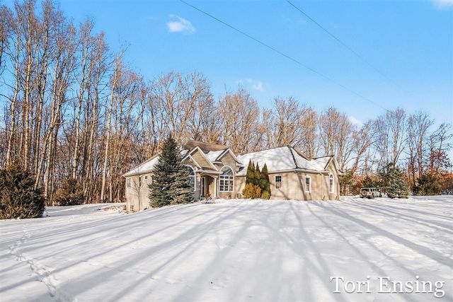 14011 NE Stacey Road, Greenville, MI 48838