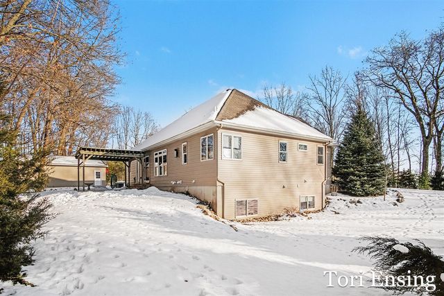 14011 NE Stacey Road, Greenville, MI 48838