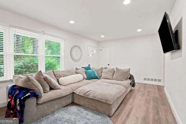 581 Meadowbrook Drive SE, Marietta, GA 30067