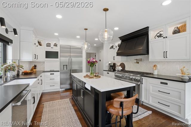 1890 Spruce Drive, Commerce Twp, MI 48390