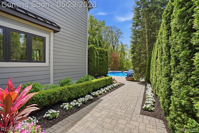 1890 Spruce Drive, Commerce Twp, MI 48390