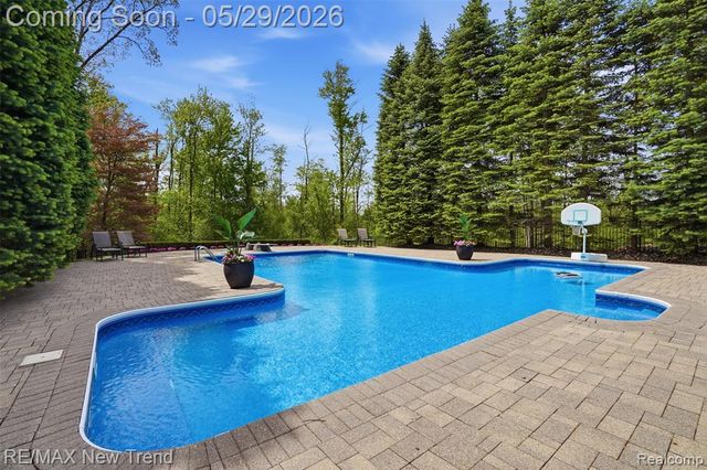 1890 Spruce Drive, Commerce Twp, MI 48390