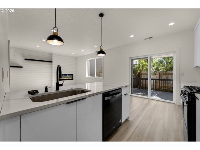 5909 Ne 56TH Cir, Vancouver, WA 98661