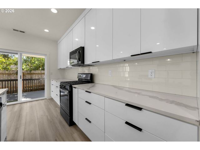 5909 Ne 56TH Cir, Vancouver, WA 98661