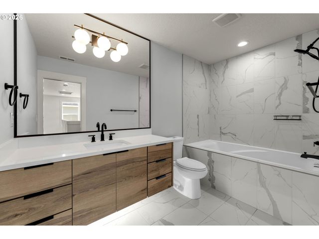 5909 Ne 56TH Cir, Vancouver, WA 98661