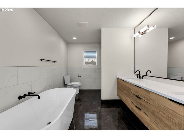 5909 Ne 56TH Cir, Vancouver, WA 98661