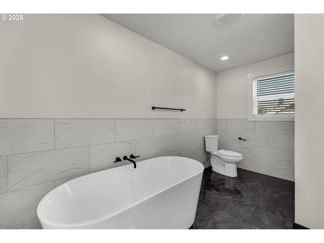 5909 Ne 56TH Cir, Vancouver, WA 98661