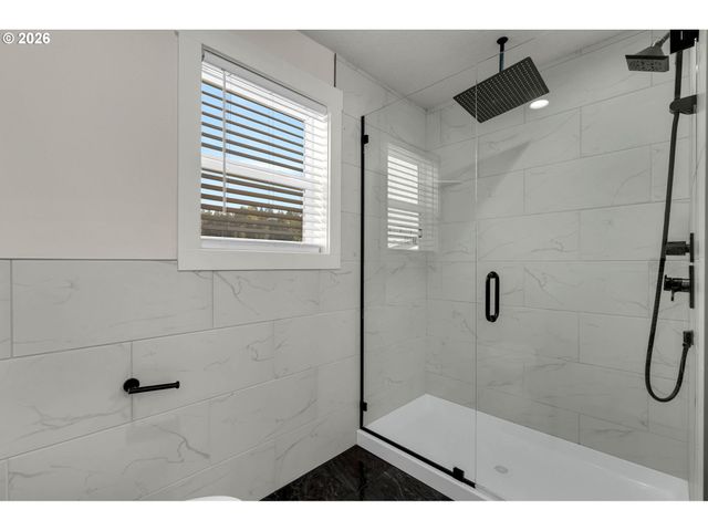 5909 Ne 56TH Cir, Vancouver, WA 98661