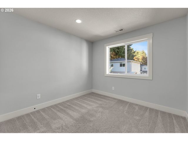 5909 Ne 56TH Cir, Vancouver, WA 98661