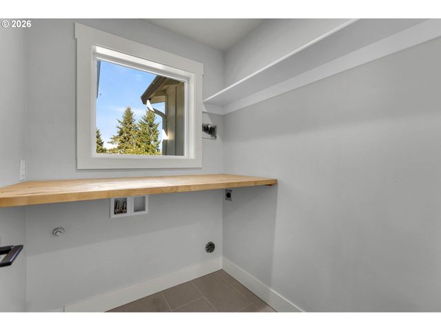 5909 Ne 56TH Cir, Vancouver, WA 98661