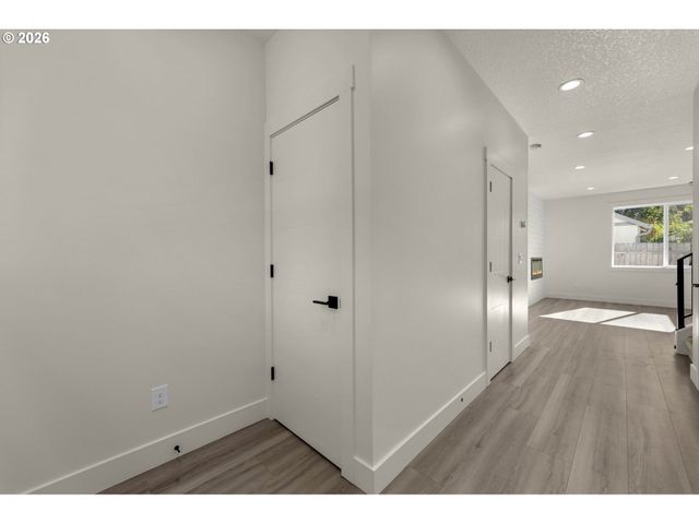 5909 Ne 56TH Cir, Vancouver, WA 98661
