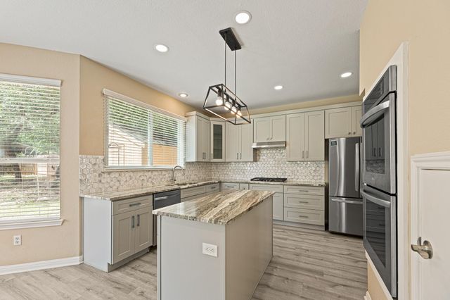306 Bryce Canyon DR, Cedar Park, TX 78613
