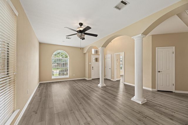 306 Bryce Canyon DR, Cedar Park, TX 78613