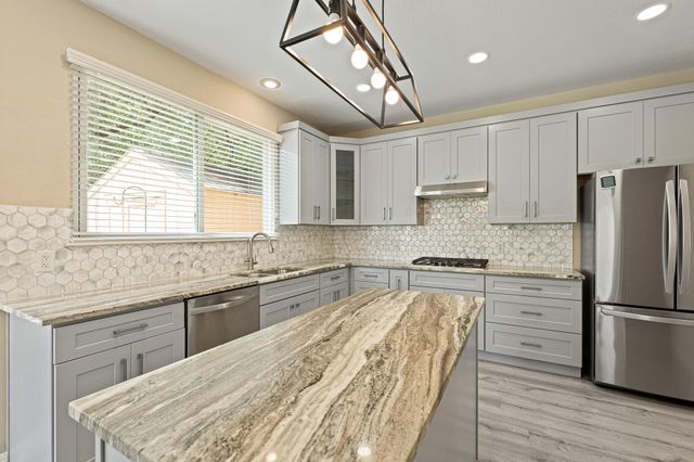 306 Bryce Canyon DR, Cedar Park, TX 78613