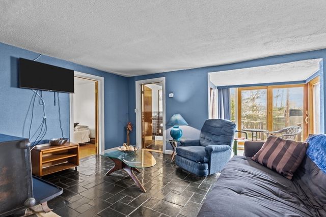 32 Morris St, Seekonk, MA 02771