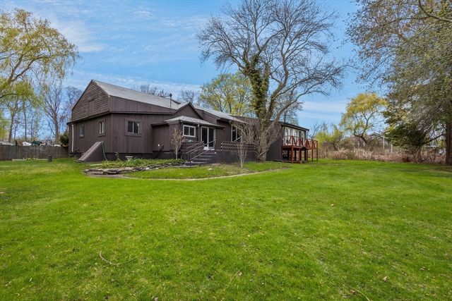 32 Morris St, Seekonk, MA 02771