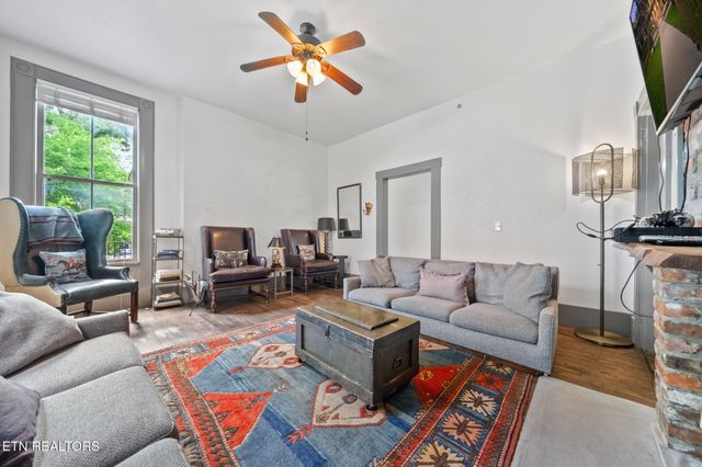 808 N 4th Ave, Knoxville, TN 37917