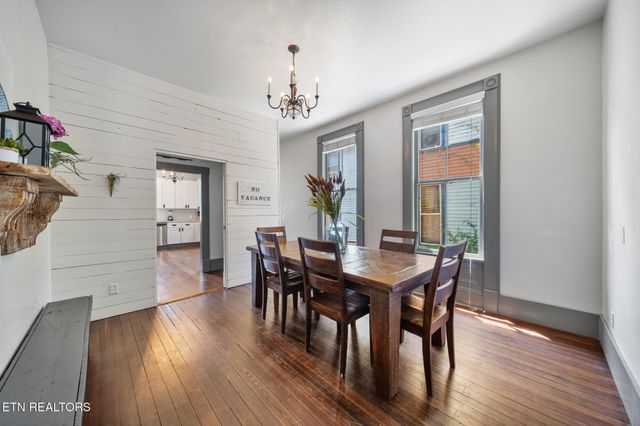 808 N 4th Ave, Knoxville, TN 37917