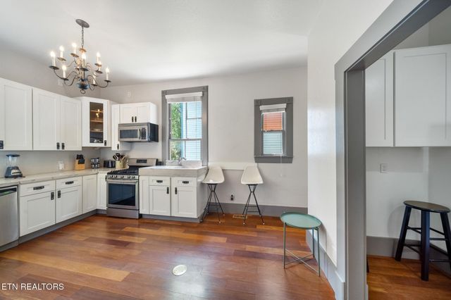 808 N 4th Ave, Knoxville, TN 37917