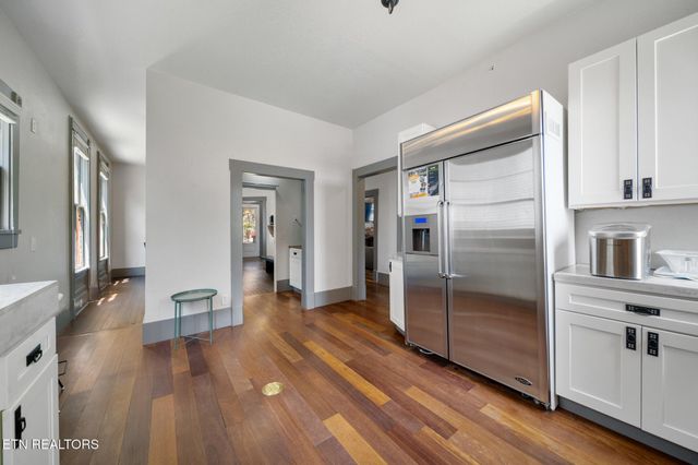 808 N 4th Ave, Knoxville, TN 37917