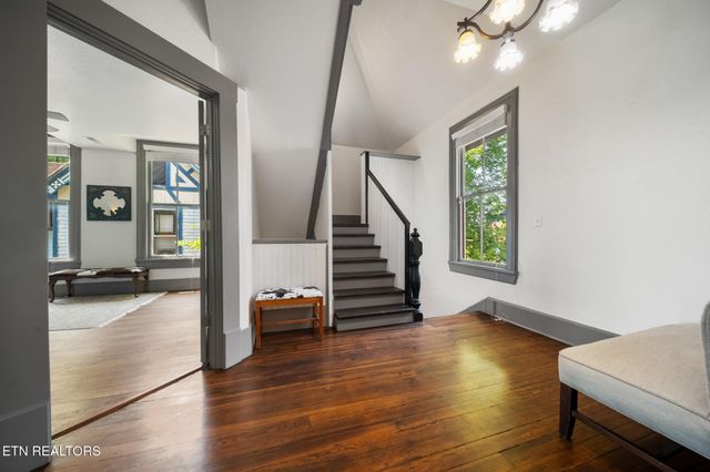 808 N 4th Ave, Knoxville, TN 37917