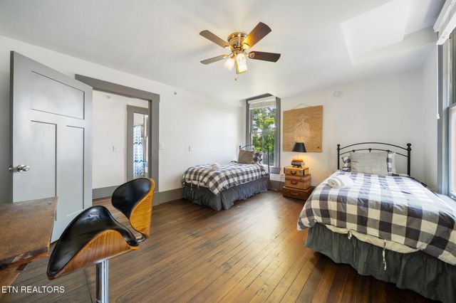 808 N 4th Ave, Knoxville, TN 37917