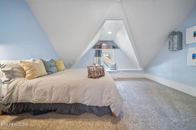 808 N 4th Ave, Knoxville, TN 37917