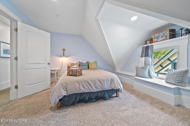 808 N 4th Ave, Knoxville, TN 37917