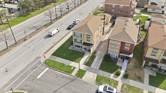 7901 S Whipple Street, Chicago, IL 60652