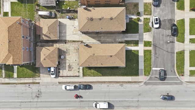 7901 S Whipple Street, Chicago, IL 60652