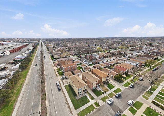 7901 S Whipple Street, Chicago, IL 60652