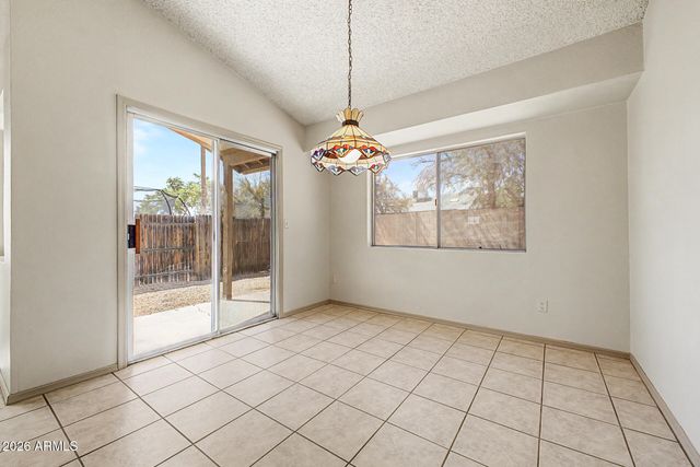818 W ORAIBI Drive, Phoenix, AZ 85027