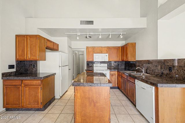 818 W ORAIBI Drive, Phoenix, AZ 85027