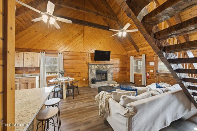 4372 Boogertown Rd 1, Sevierville, TN 37876