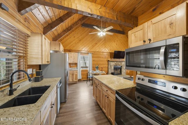 4372 Boogertown Rd 1, Sevierville, TN 37876