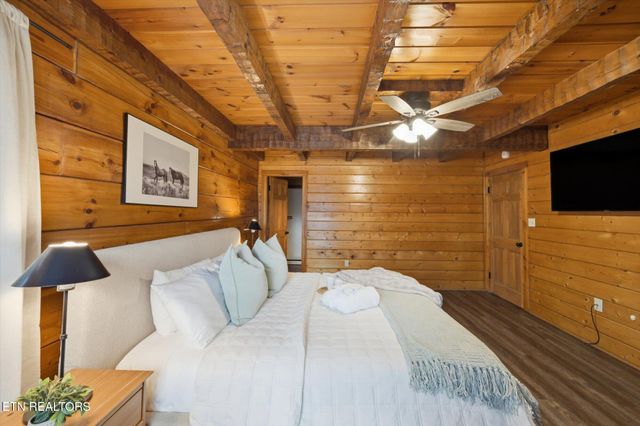 4372 Boogertown Rd 1, Sevierville, TN 37876