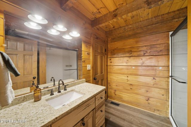 4372 Boogertown Rd 1, Sevierville, TN 37876