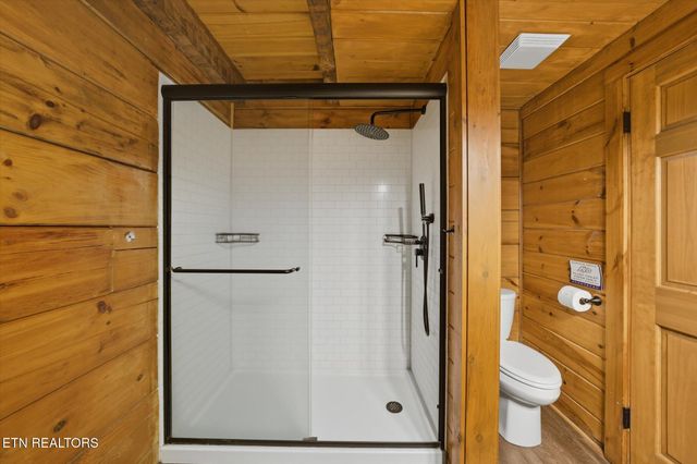 4372 Boogertown Rd 1, Sevierville, TN 37876