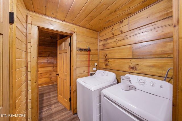 4372 Boogertown Rd 1, Sevierville, TN 37876