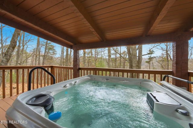 4372 Boogertown Rd 1, Sevierville, TN 37876