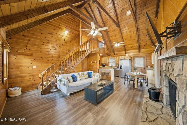 4372 Boogertown Rd 1, Sevierville, TN 37876