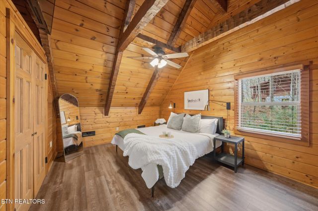 4372 Boogertown Rd 1, Sevierville, TN 37876