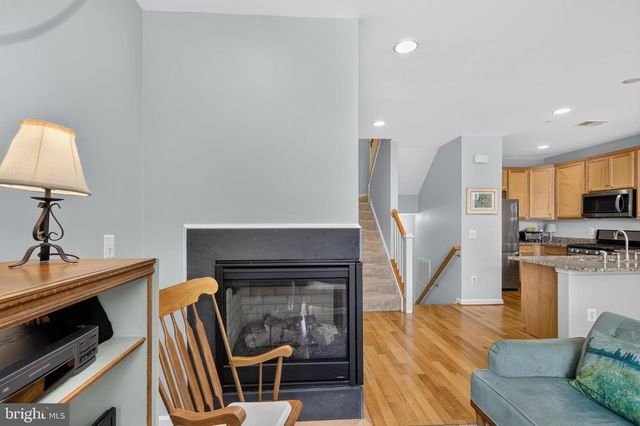 1581 RENATE DR, Woodbridge, VA 22192